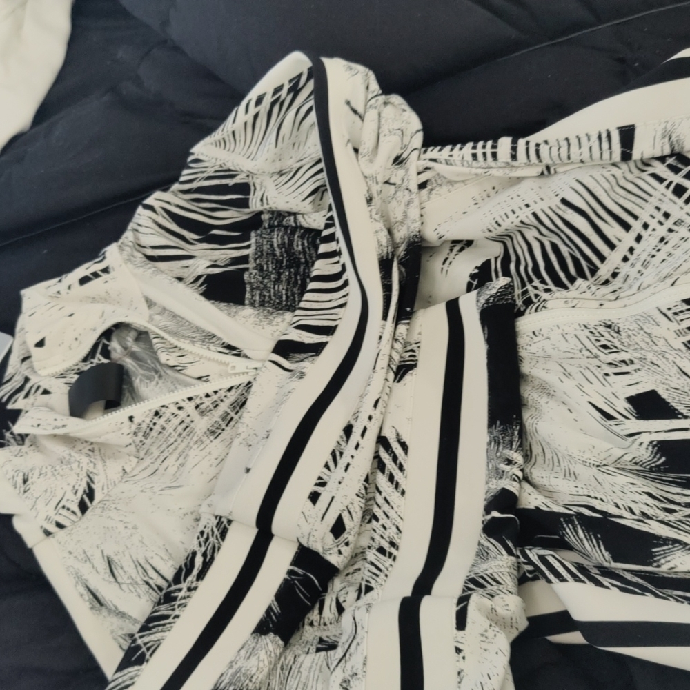 NORMA KAMALI track jacket - Picture 10 of 10
